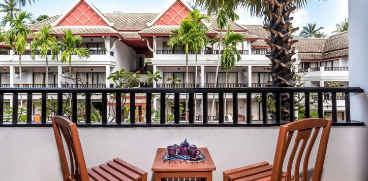 deluxe-beachside-room-balcony-2