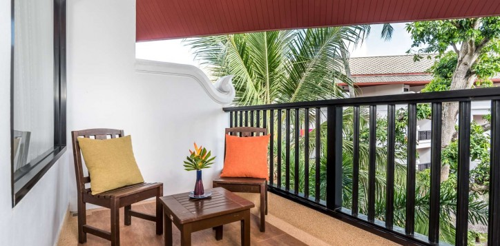 superior-hillside-room-balcony-2