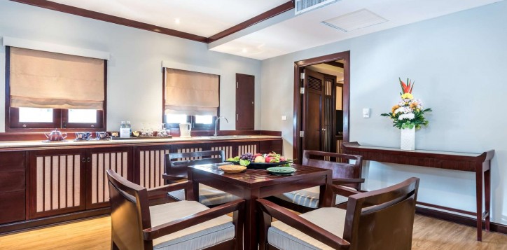 two-bedroom-suite-dining-room-2