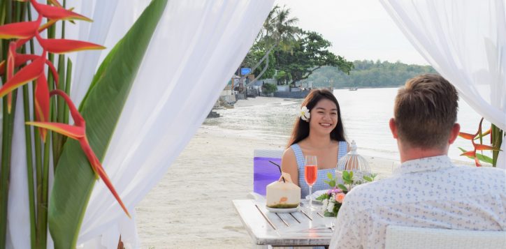 dining-by-the-beach-photo3