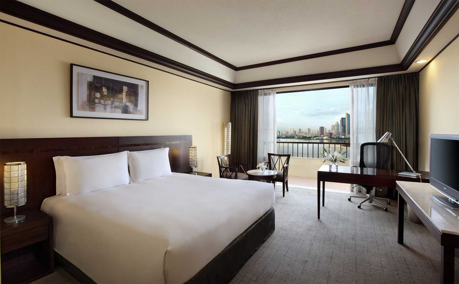 superior-room-book-your-stay-at-sofitel-philippine-plaza-manila