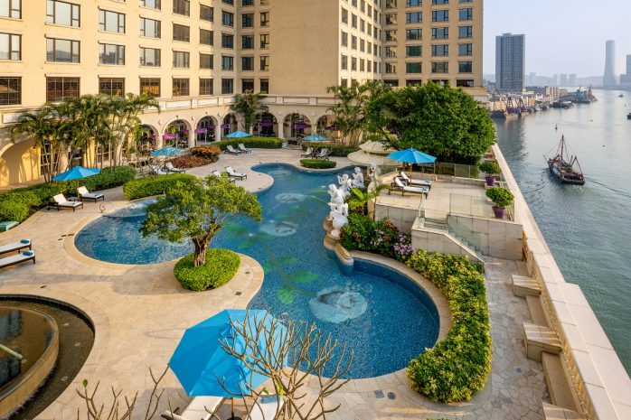 swimming-pool