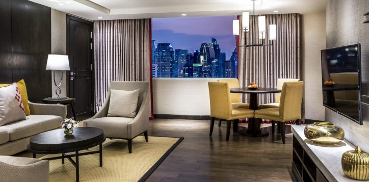mercure-bangkok-sukhumvit-suite-room-space