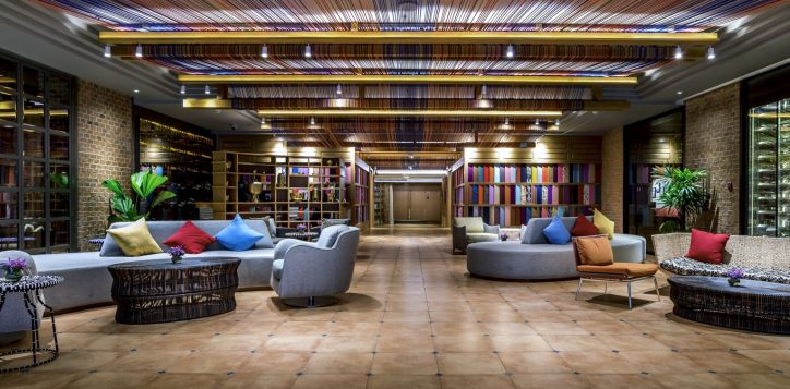 mercure-bangkok-sukhumvit-11-lobby