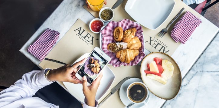 alex-brasserie-breakfast-table