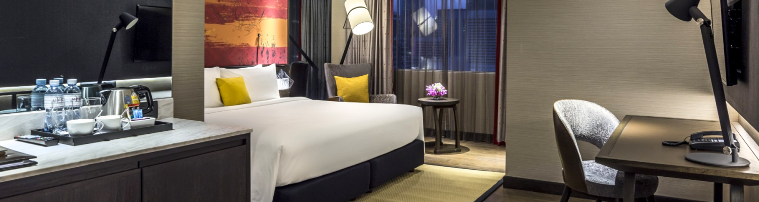 deluxe-room-with-bathtub-king-bed
