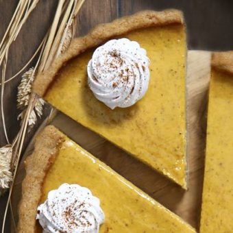 pumpkin-pie-with-ice-cream