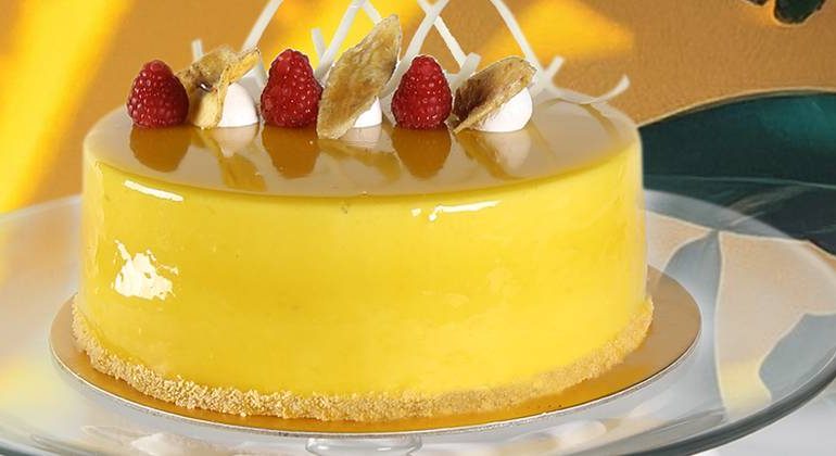 banana-milkshake-cake