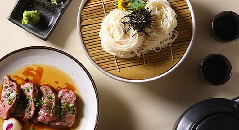 zaru-somen-with-beef-tataki