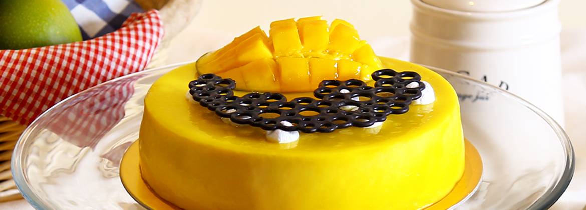 Tropical Mango Delight Cake
