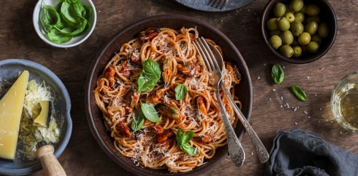 stock-photo-healthy-delicious-lunch-spaghetti-with-tomato-sauce-and-mussels-on-a-wooden-table-top-view-flat-548298016