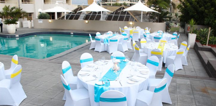 trr-novotelsp-poolside-12