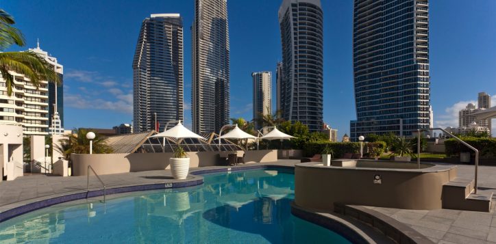 pool-towards-cavill1