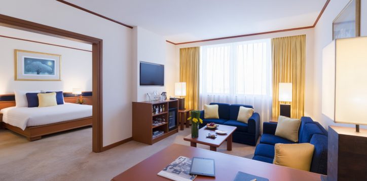suite-living-room-2