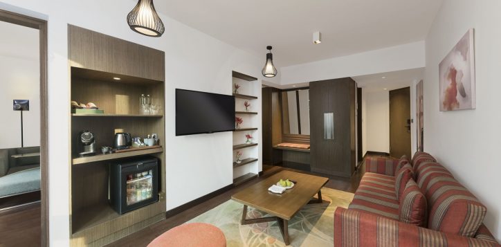 439-suite-living-room-opt-2