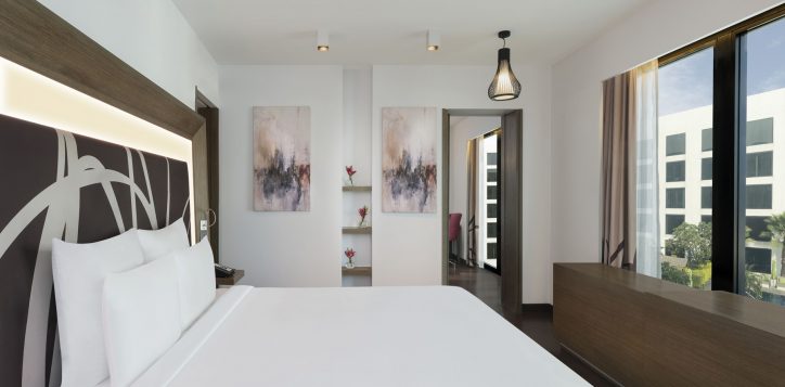 483-suite-bedroom-opt1
