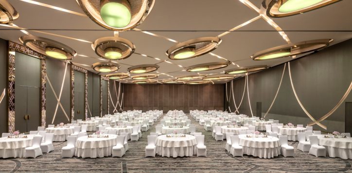 peacock-ballroom-cluster-setup
