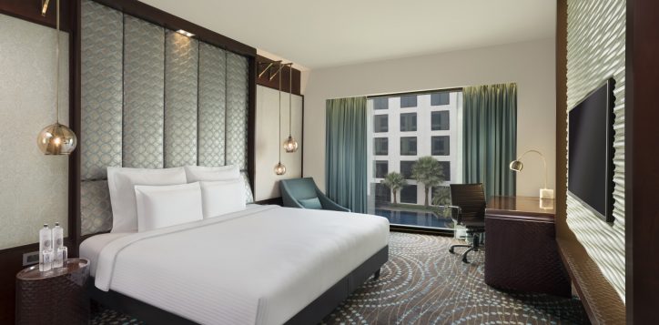 1423-king-room-with-pool-view-3