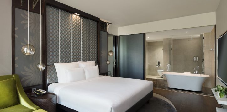 1544-superior-suite-bed-room-opt2-4