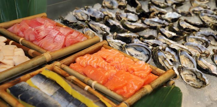 lunch-buffet_oyster-sashimi