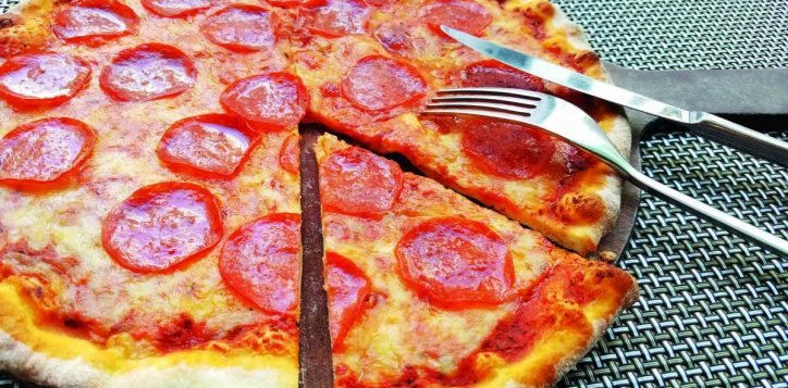 pepperoni-pizza-12%e8%a5%bf%e7%8f%ad%e7%89%99%e8%be%a3%e8%82%89%e8%85%b8%e8%96%84%e9%a4%85