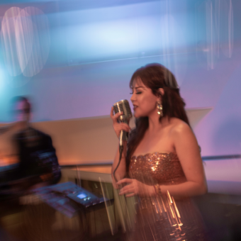 aks%e9%b8%a1%e5%b0%be%e9%85%92%e4%b8%8e%e7%8e%b0%e5%9c%ba%e9%9f%b3%e4%b9%90