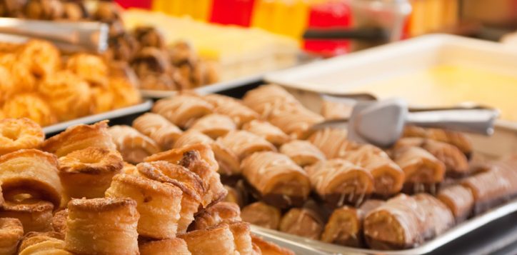 pastry-in-buffet