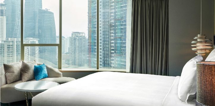 room-package-deal-promo-banner-clubsuite