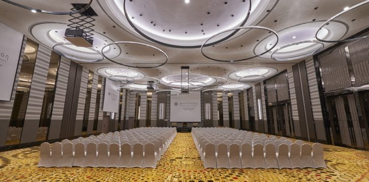 06-pklcc-grand-ballroom-theatre-with-screen-projector