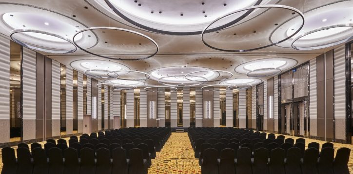 09-pklcc-grand-ballroom-theatre-black-chair-cover