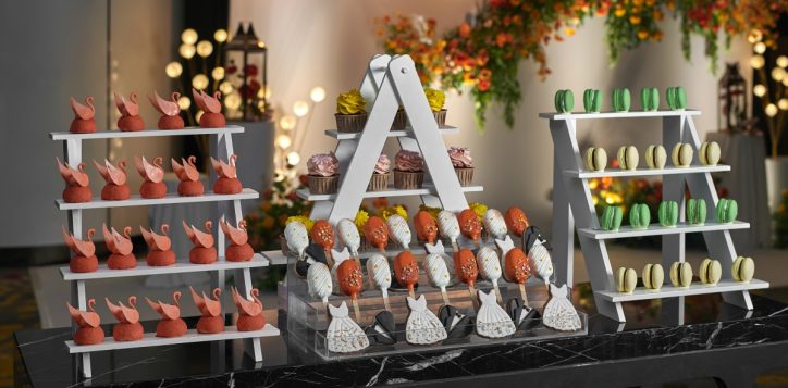 04-pklcc-wedding-ballroom-foyer-dessert-table-setup