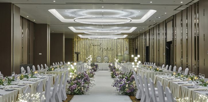 04-pklcc-wedding-pullman-ballroom-aisle-wedding-pedestal