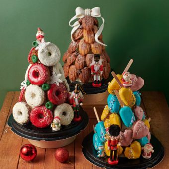 the-cavaliers-fruit-cakes