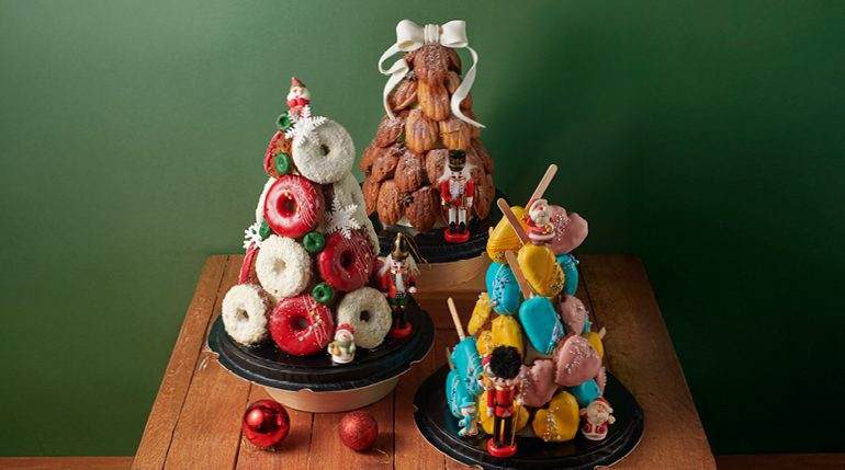 the-cavaliers-fruit-cakes