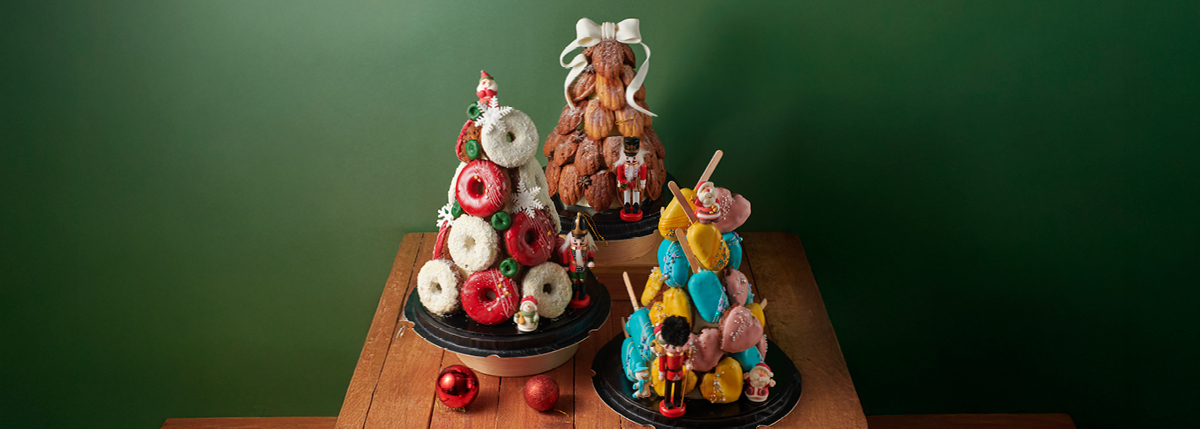 The Cavalier’s Fruit Cakes