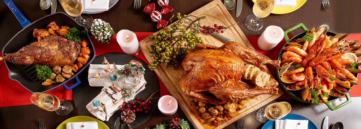 traditional thanksgiving turkey 2026 dinner buffet with family friends colleagues home festive season christmas
