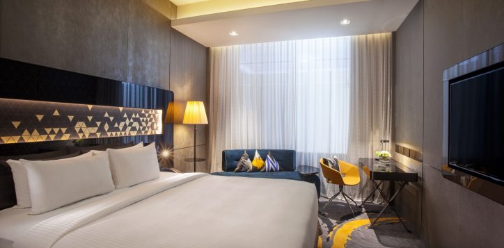 novotel-singapore-stevens-hotel-rooms-and-suites-novetel-superior-king-gallery-01-2