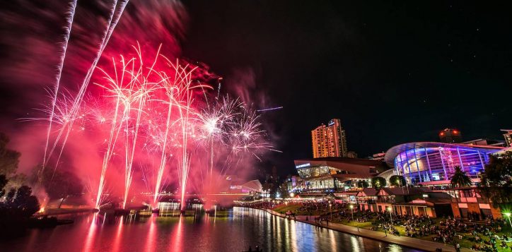 adelaide-riverbank-fireworks-2