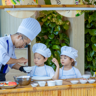 kid-cooking-class