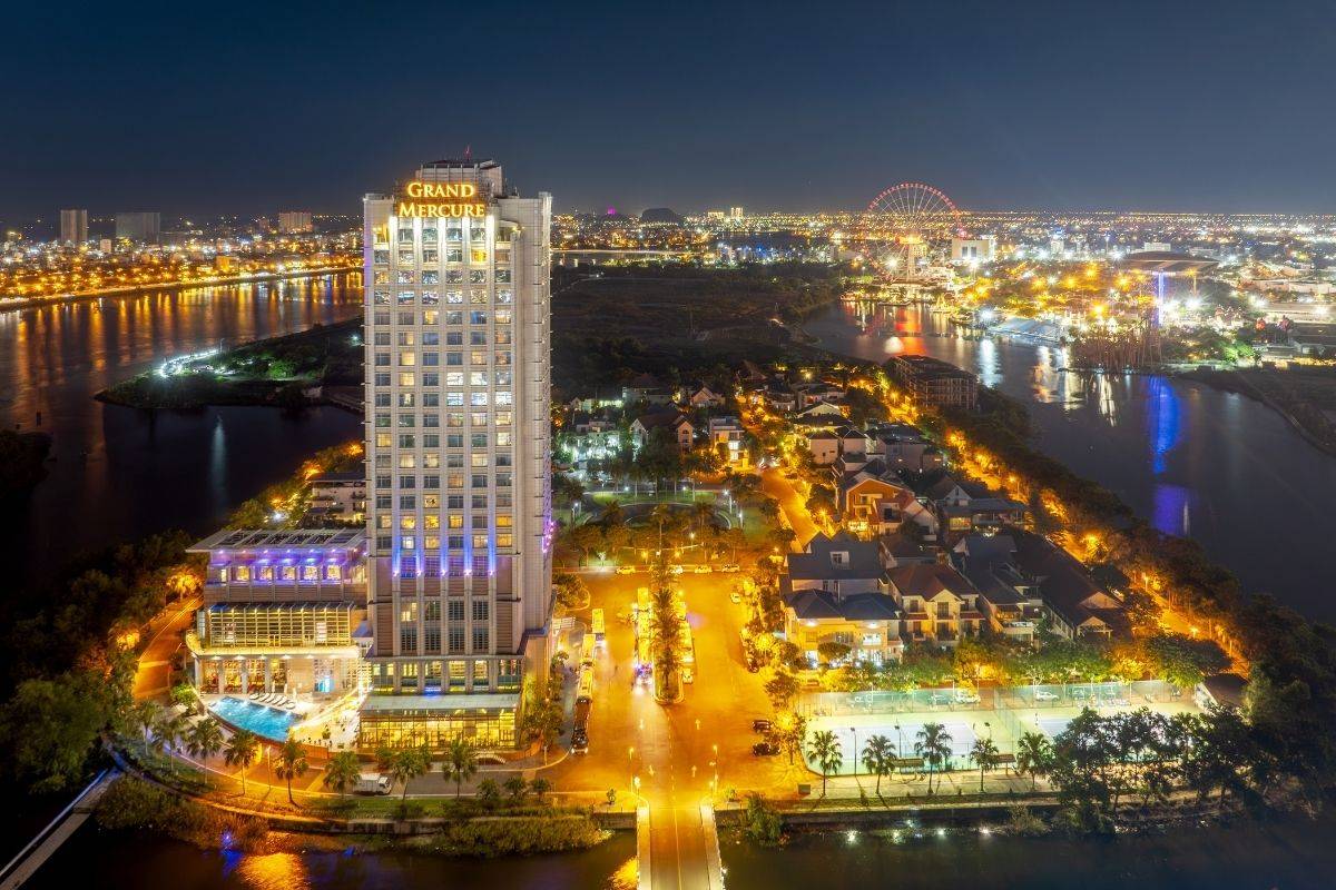 Grand Mercure Da Nang - Green Island area with stunning Han River views