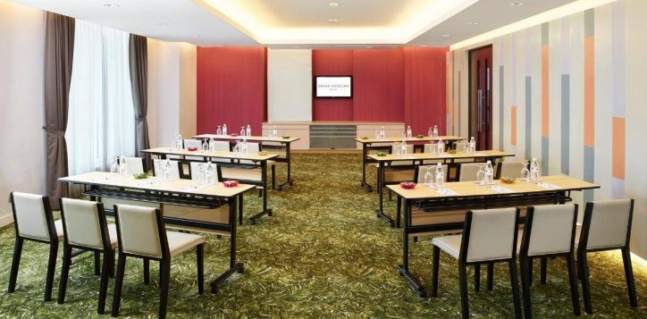 crystal-meeting-room-ta%cc%a3i-grand-mercure-da-na%cc%86%cc%83ng
