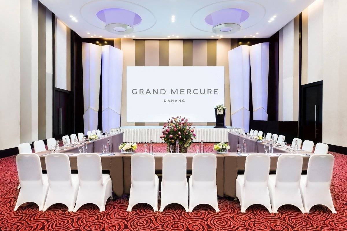 Sơn Trà Ballroom Sắp Xếp Hình U - Shape Tại Grand Mercure Đà Nẵng