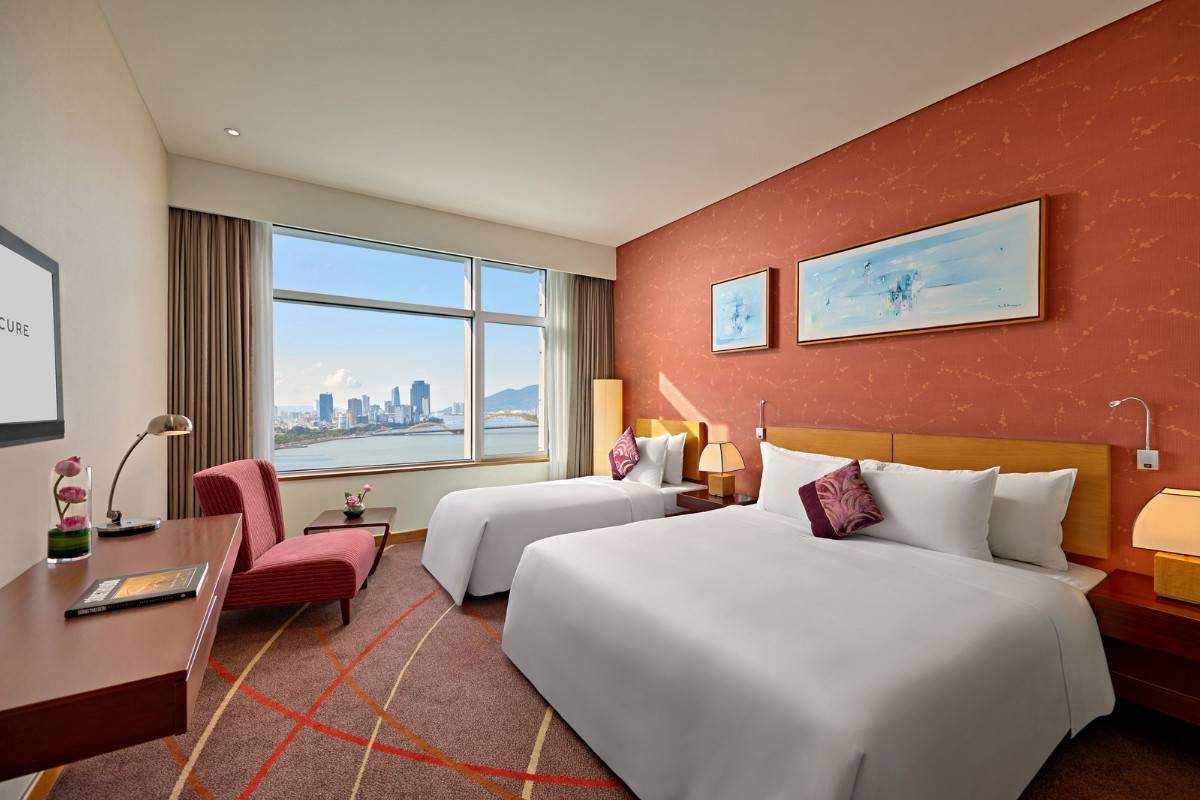Phòng Tripple Queen tại Grand Mercure Đà Nẵng