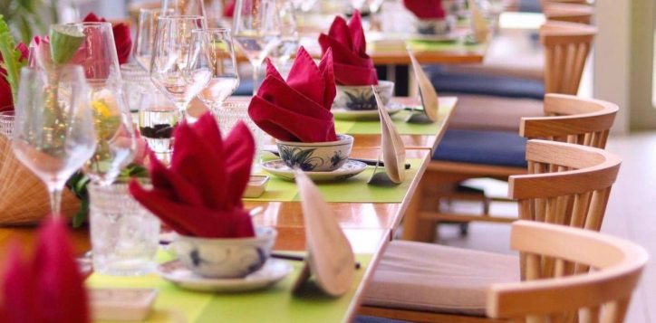 veranda-vietnamese-dining-scene-with-vibrant-table-settings