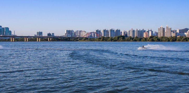 calm-water-scene-perfect-for-a-cruise-on-han-river