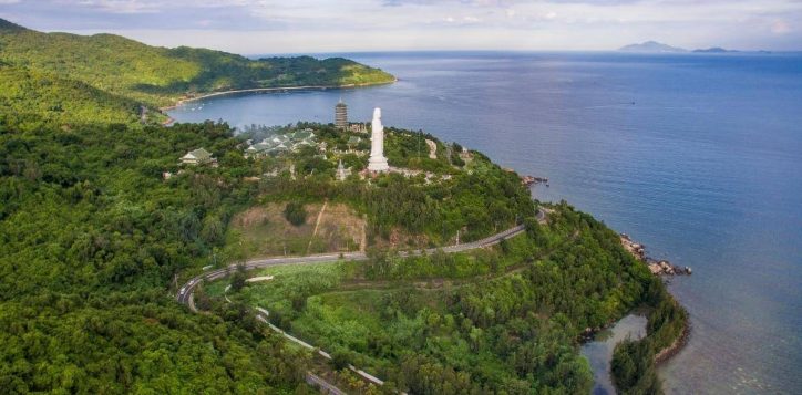 son-tra-peninsula-with-lush-forest-meeting-the-open-sea