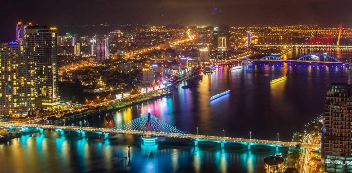 night-view-of-da-nang-with-glowing-bridges-and-riverside-lights
