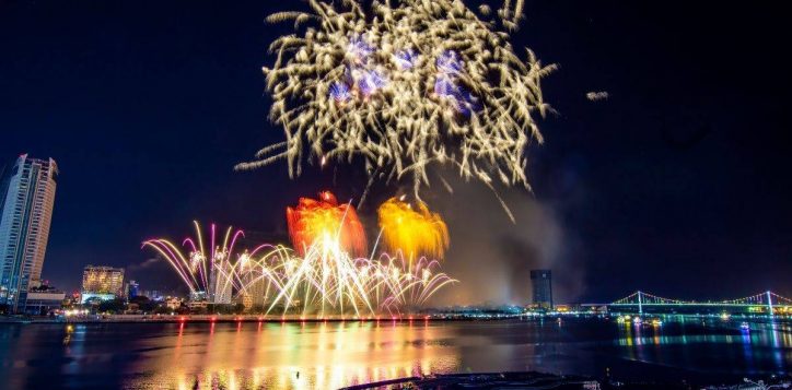 bright-fireworks-over-the-river-at-the-danang-international-firework-festival