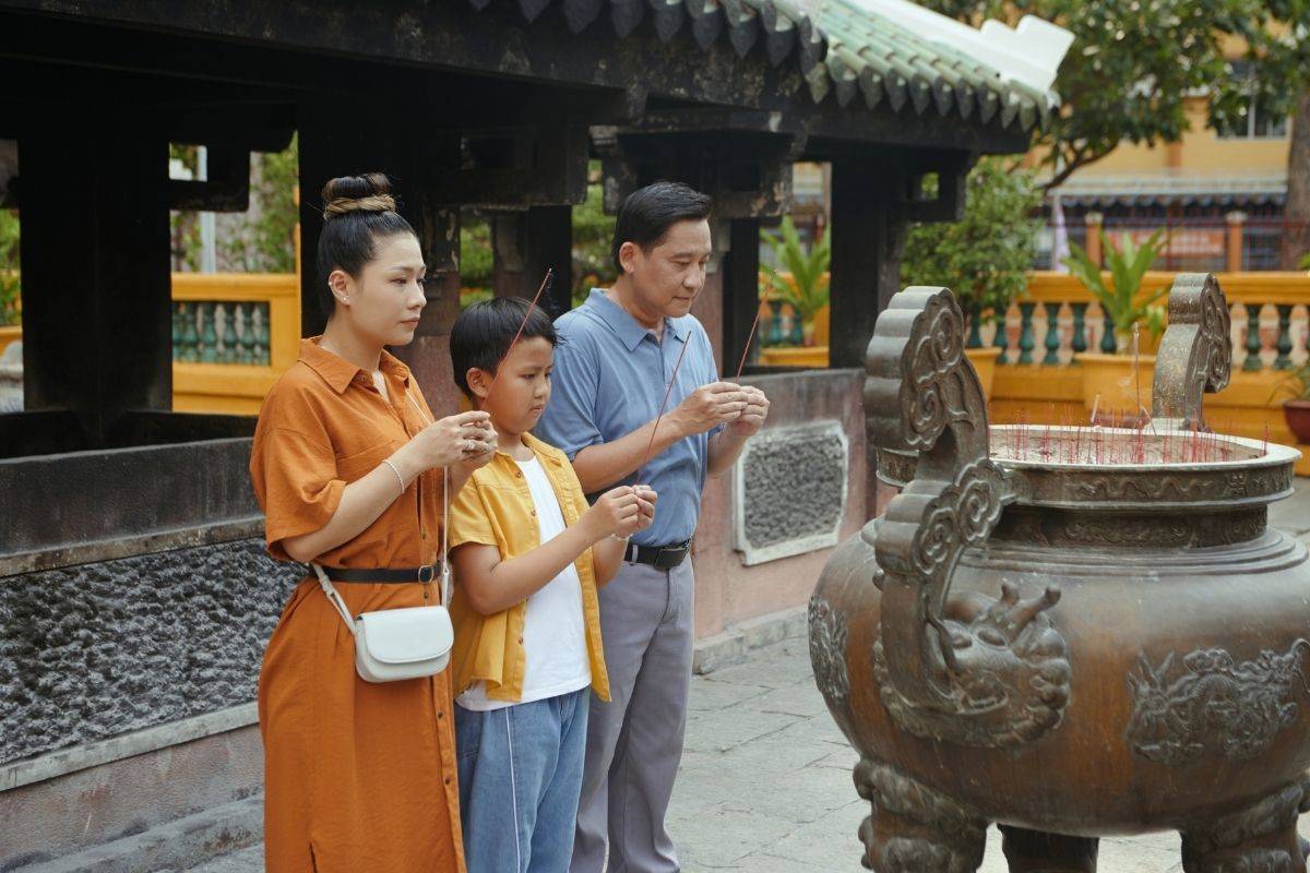 Important travel tips and etiquette for visitors to Linh Ung Pagodas