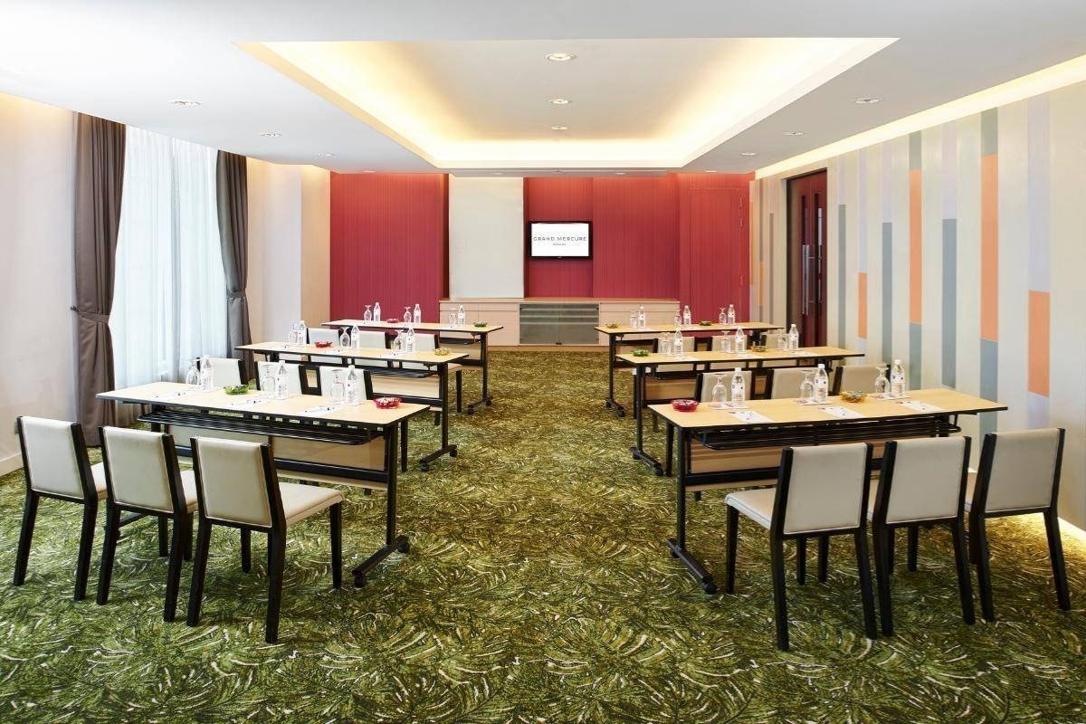 modern conference room at Grand Mercure Danang